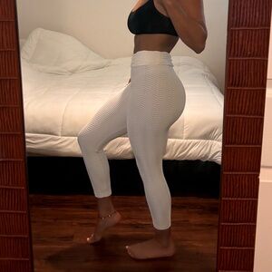 Marlin Azevedo fitness - White leggings from Brazil